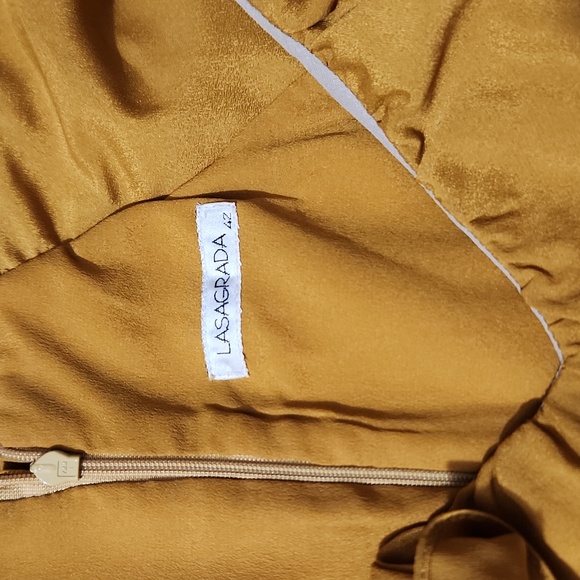 Lasagrada Ruffle Dress - Picture 3 of 4